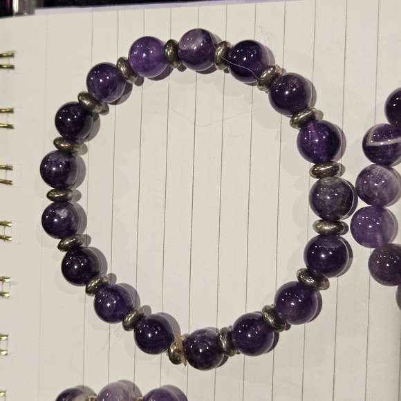 Elegant Purple Dyed Agate Beaded Bracelet - Picture 3 of 6